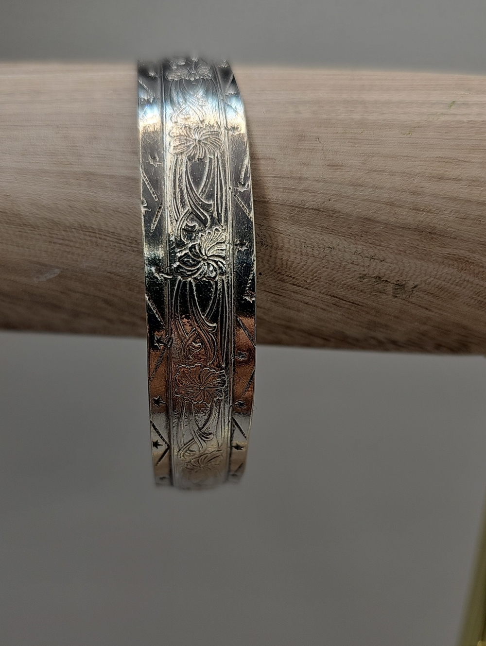 Elegant Sterling Silver Floral Engraved Vintage Bangle Bracelet. So Lovely.